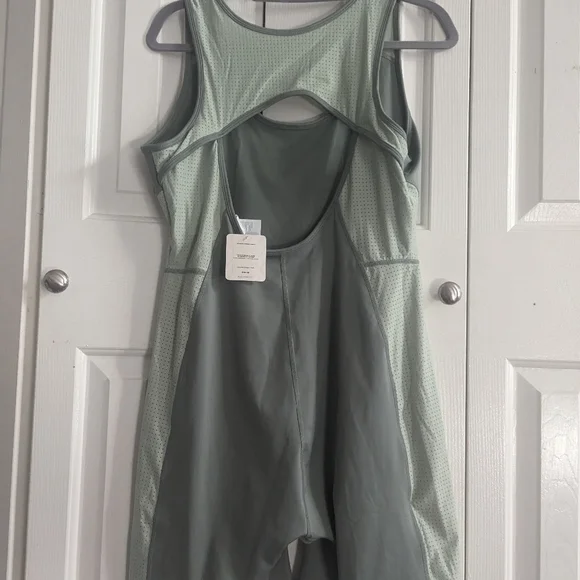 Fabletics Khloe Kardashian - Picture 7 of 7